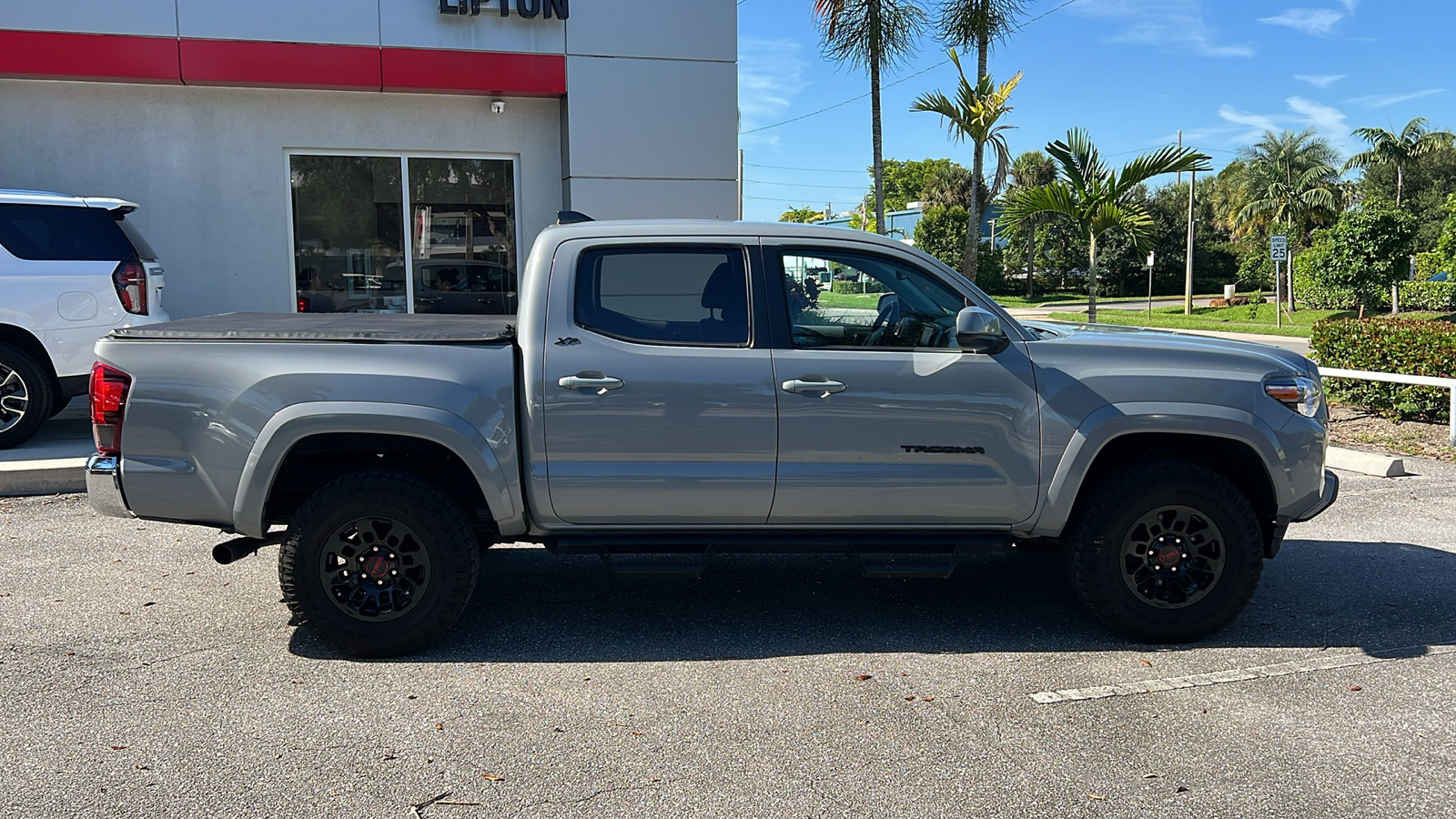 2021 Toyota Tacoma SR5 10