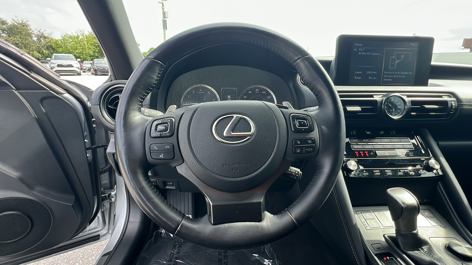 2023 Lexus IS 300 18