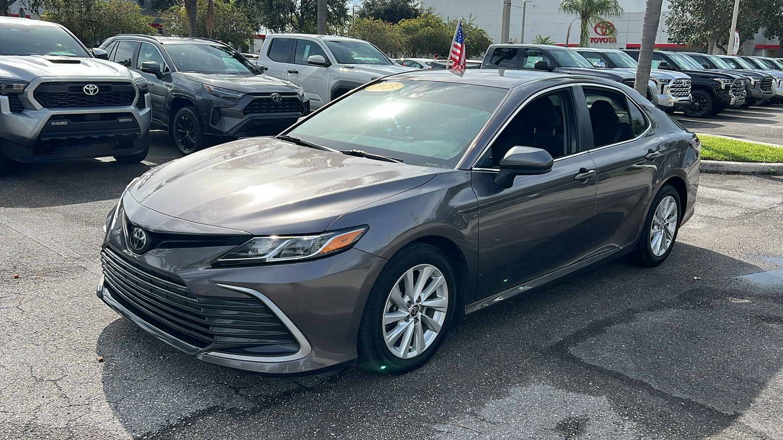 2023 Toyota Camry LE 3