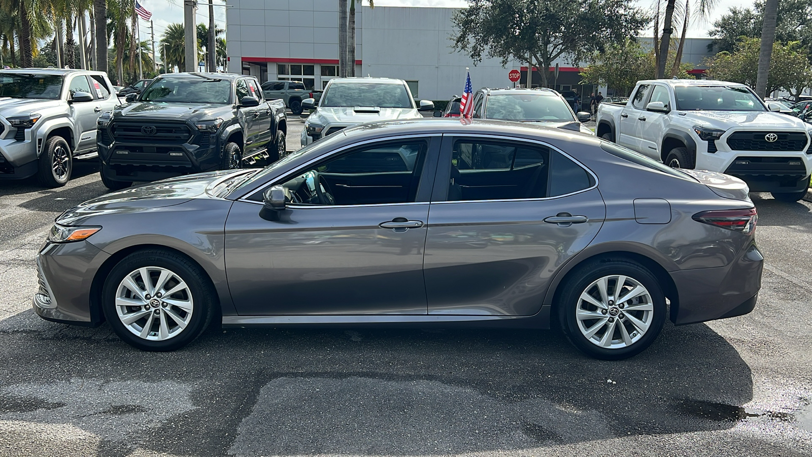 2023 Toyota Camry LE 4