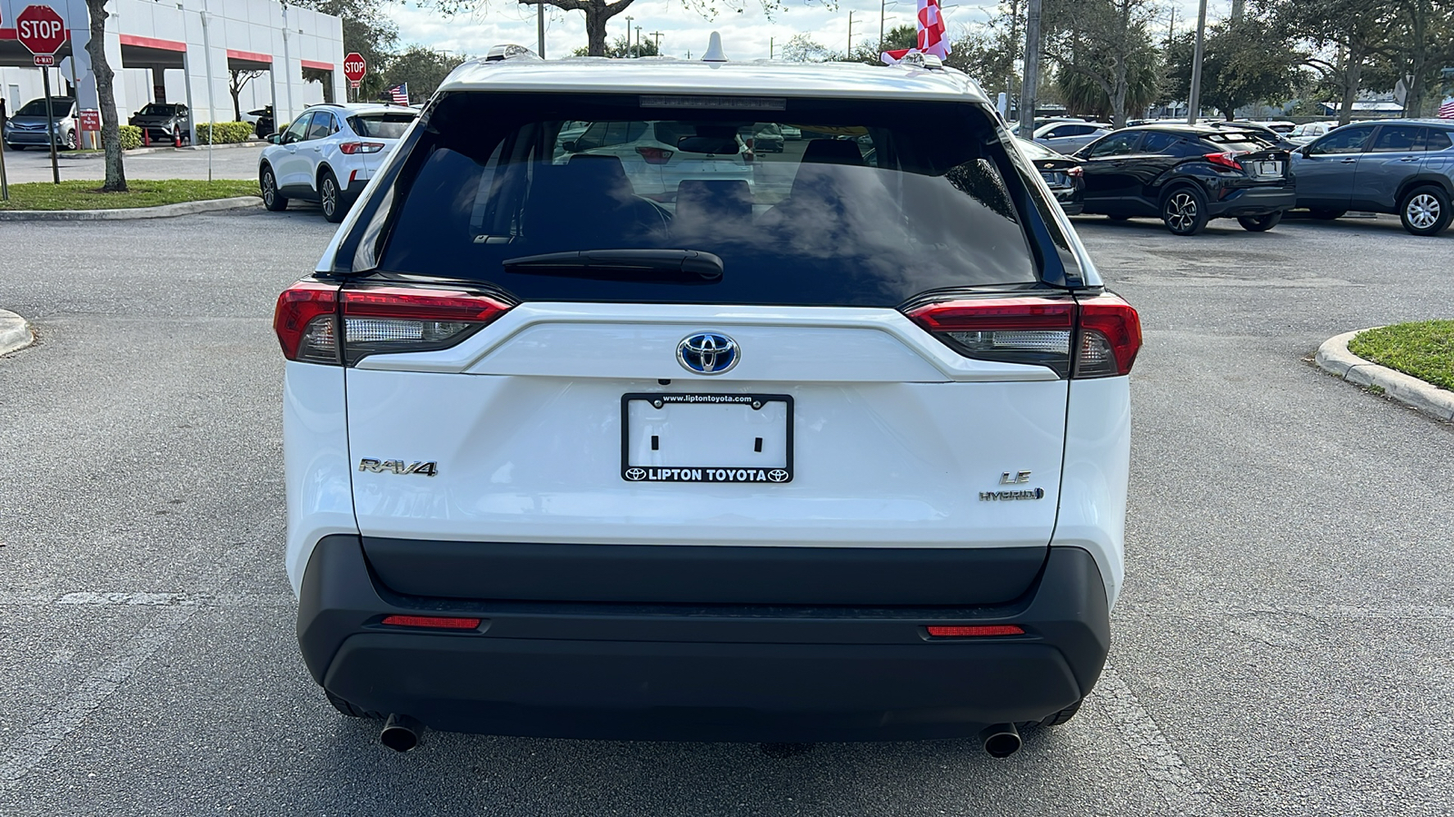 2022 Toyota RAV4 Hybrid LE 6