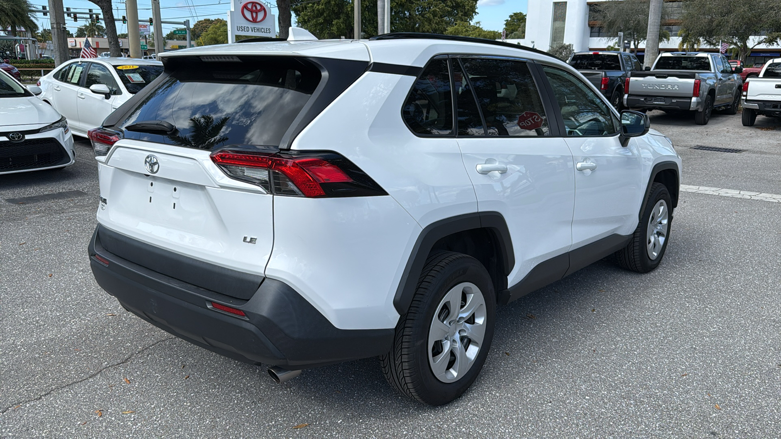 2021 Toyota RAV4 LE 10