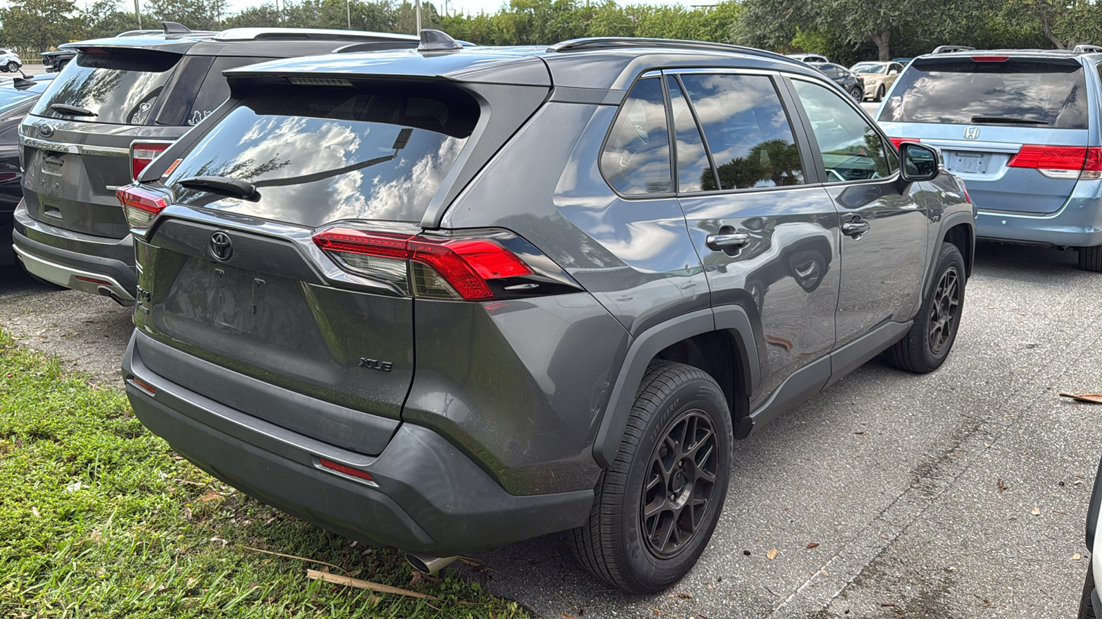 2021 Toyota RAV4 XLE 8