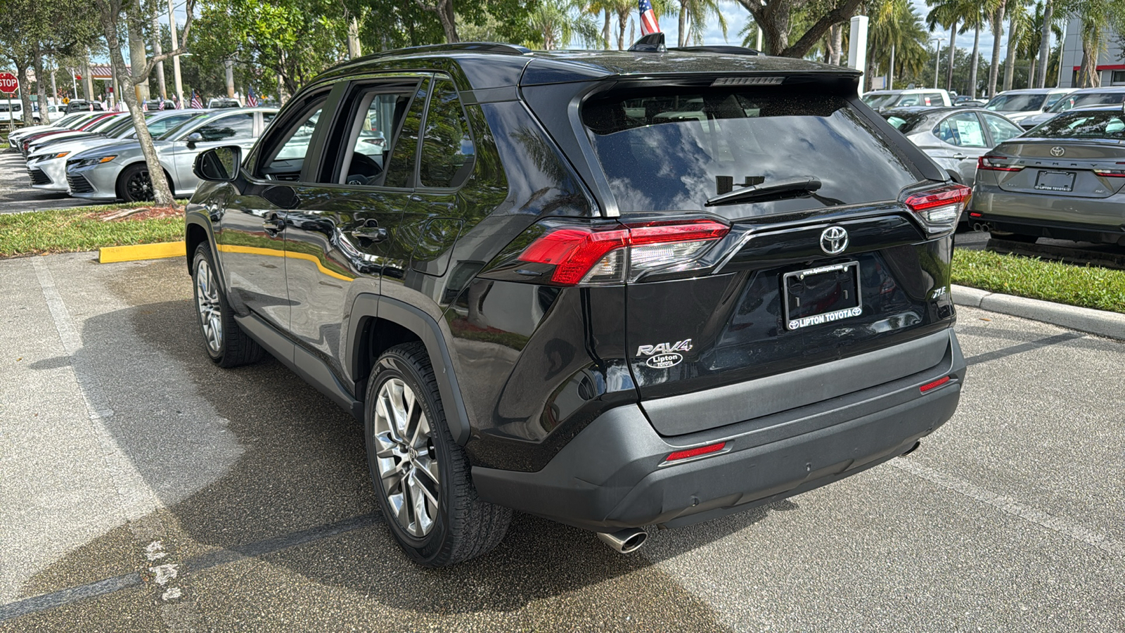 2021 Toyota RAV4 XLE Premium 5