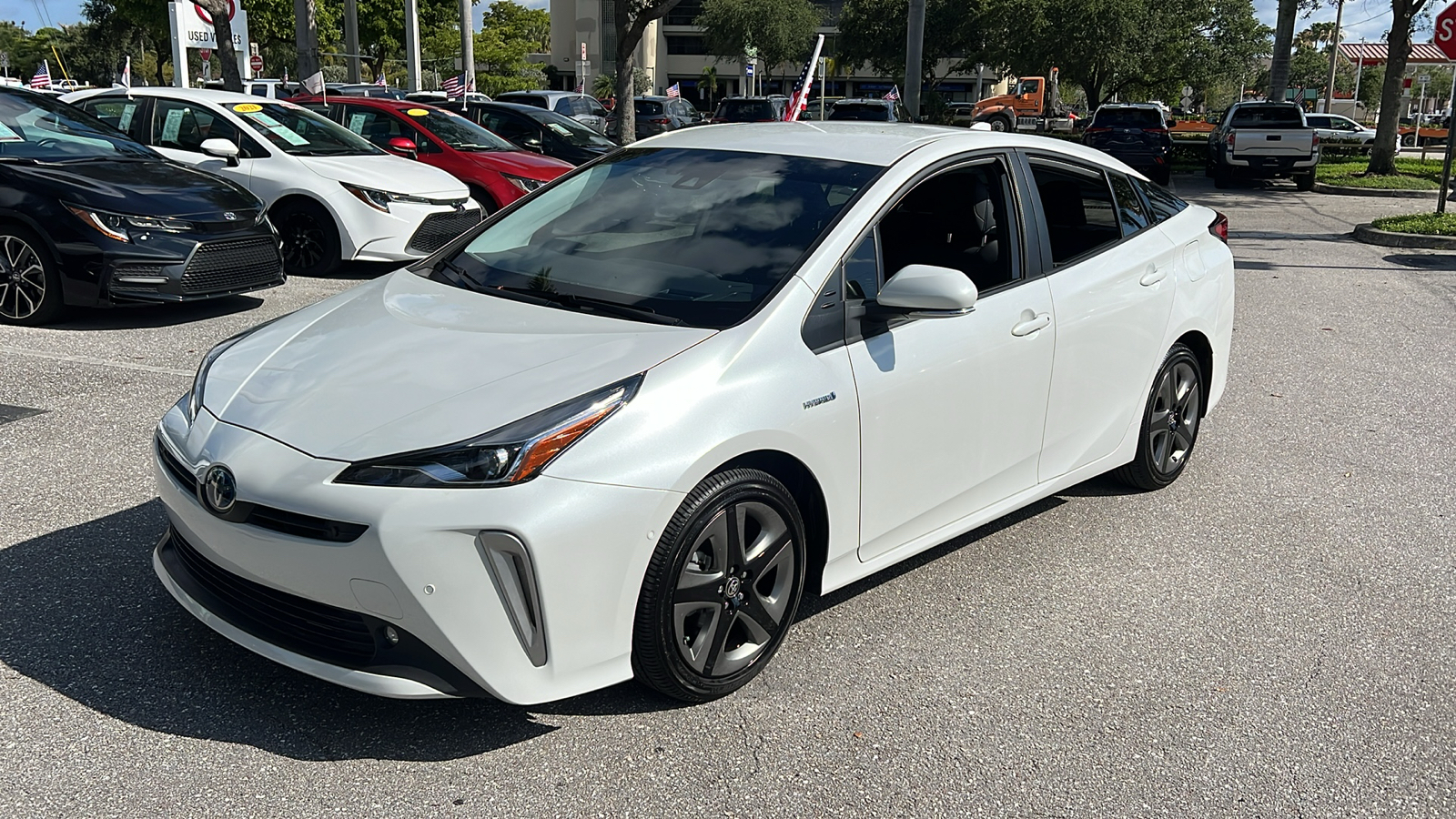 2022 Toyota Prius Limited 3