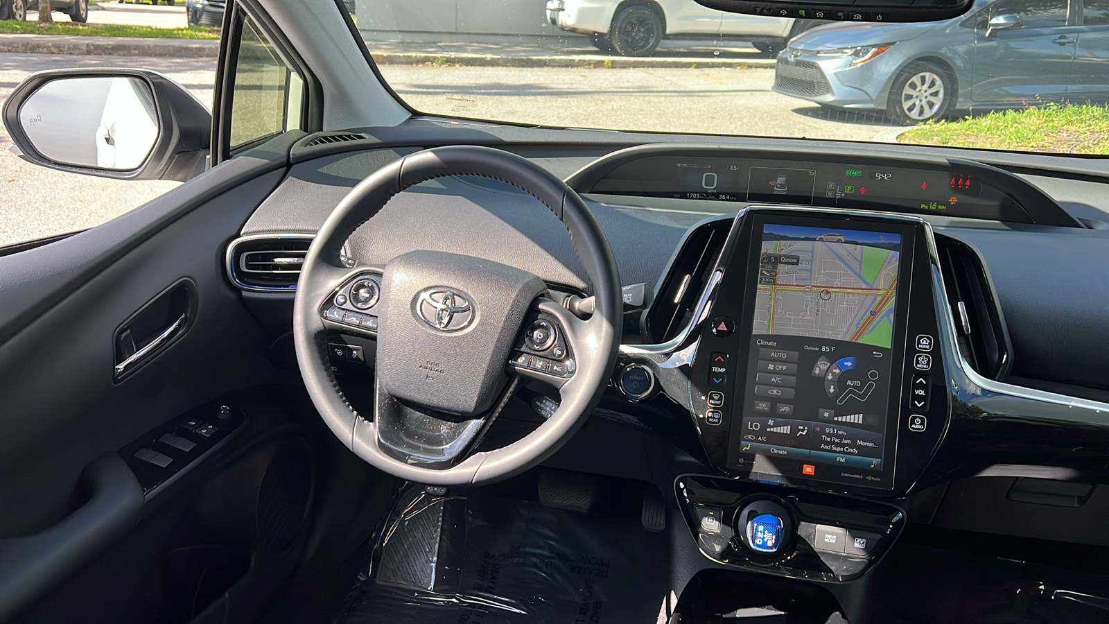 2022 Toyota Prius Limited 14
