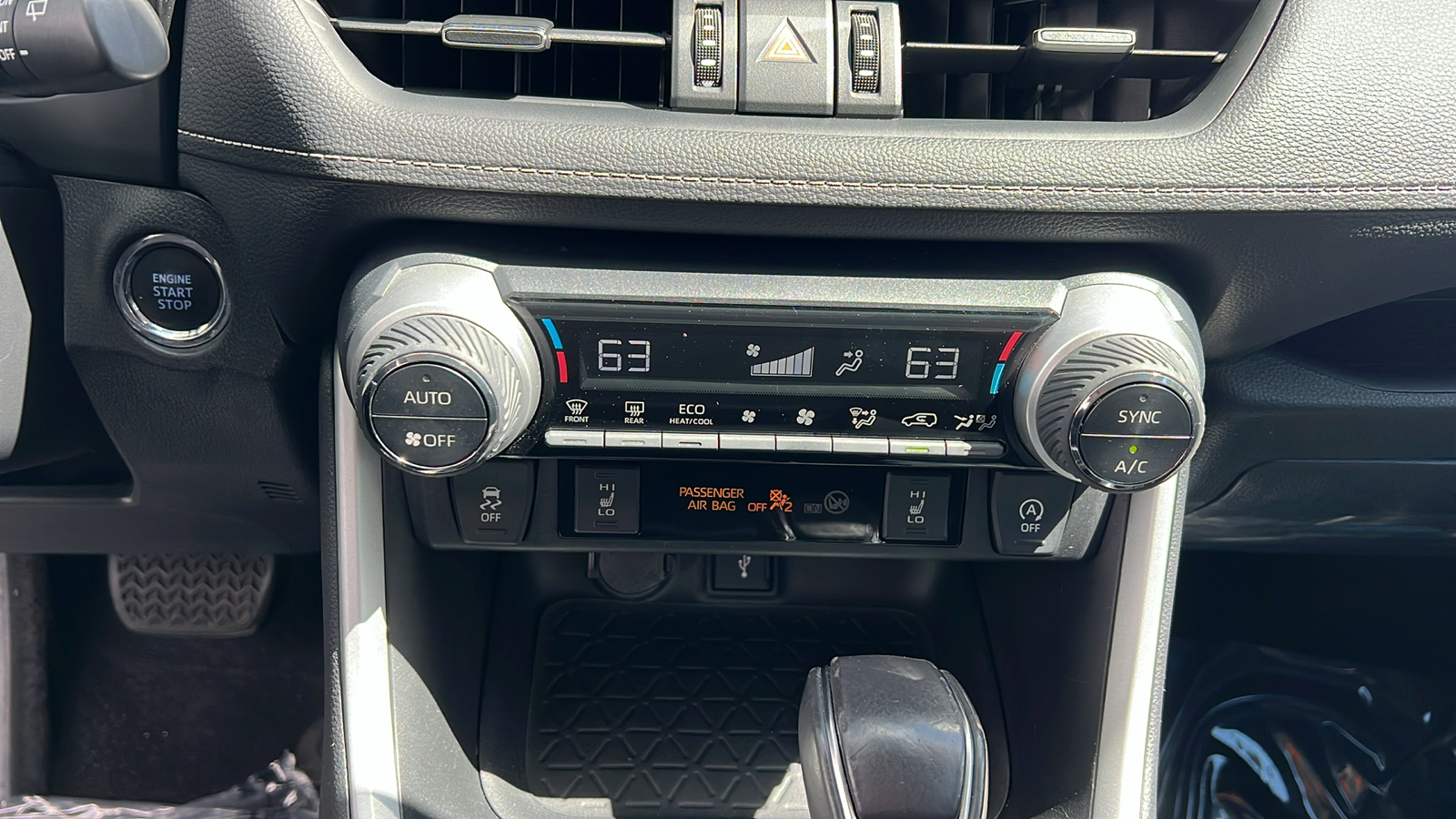 2021 Toyota RAV4 XLE Premium 29