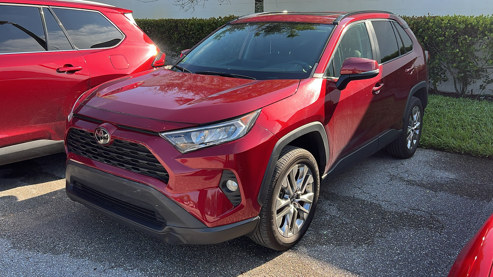 2021 Toyota RAV4 XLE Premium 3