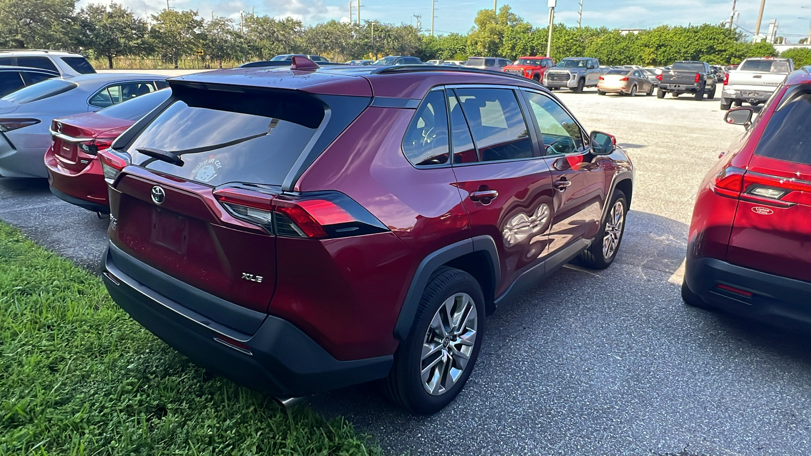 2021 Toyota RAV4 XLE Premium 8