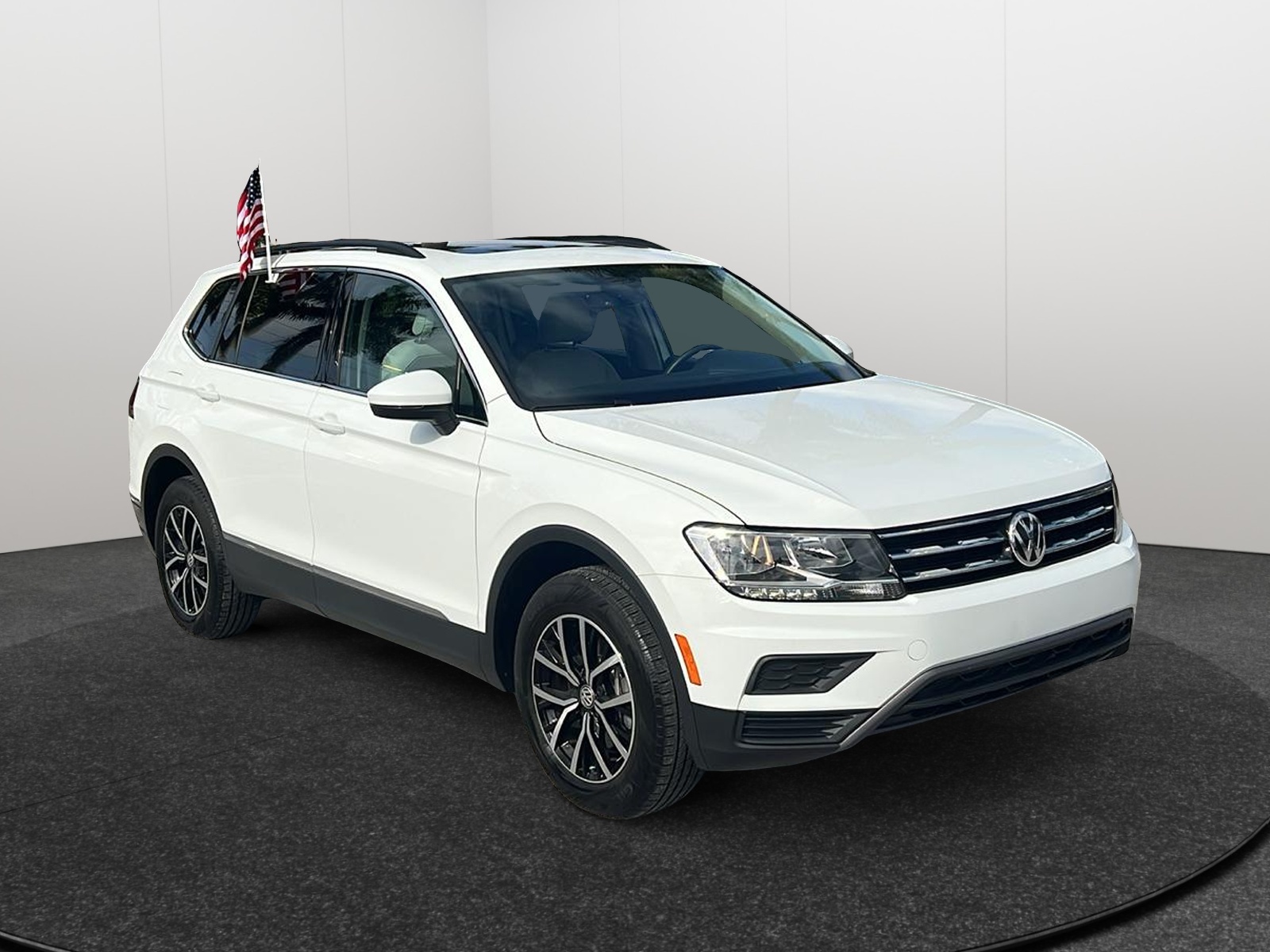 2021 Volkswagen Tiguan 2.0T SE 1