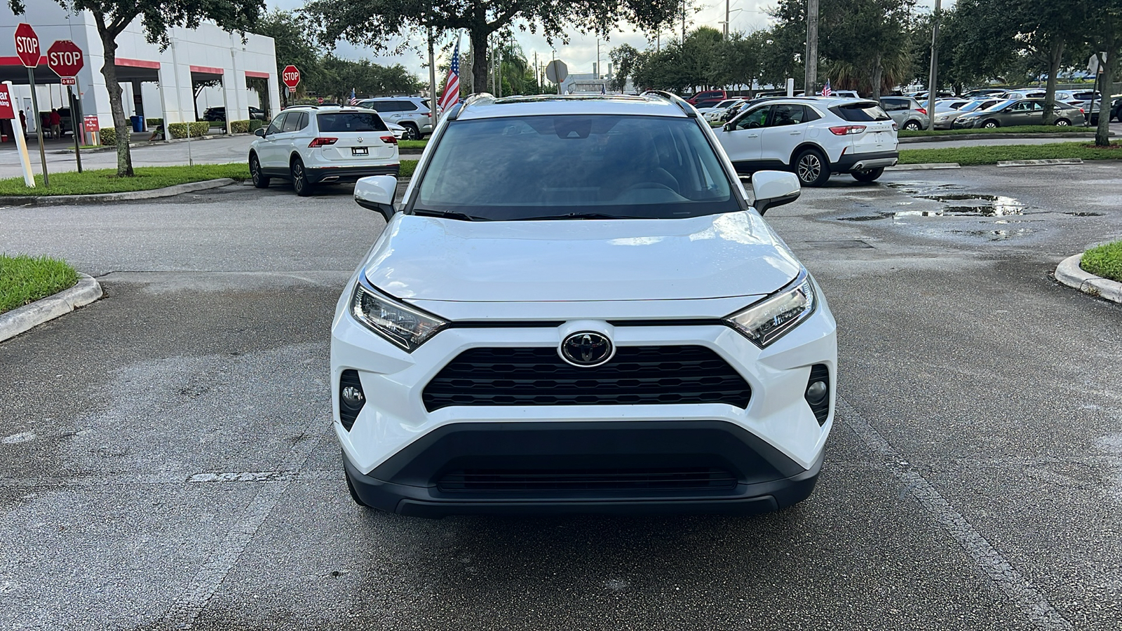 2021 Toyota RAV4 XLE 2