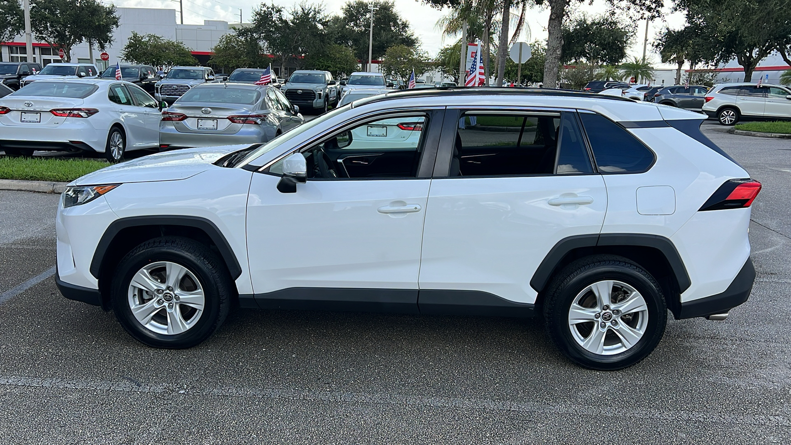 2021 Toyota RAV4 XLE 4