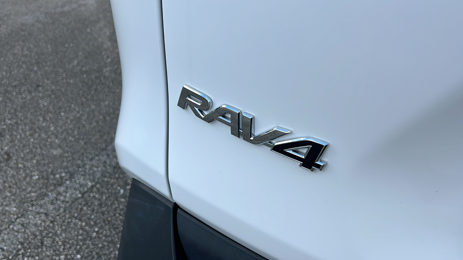 2021 Toyota RAV4 XLE 7