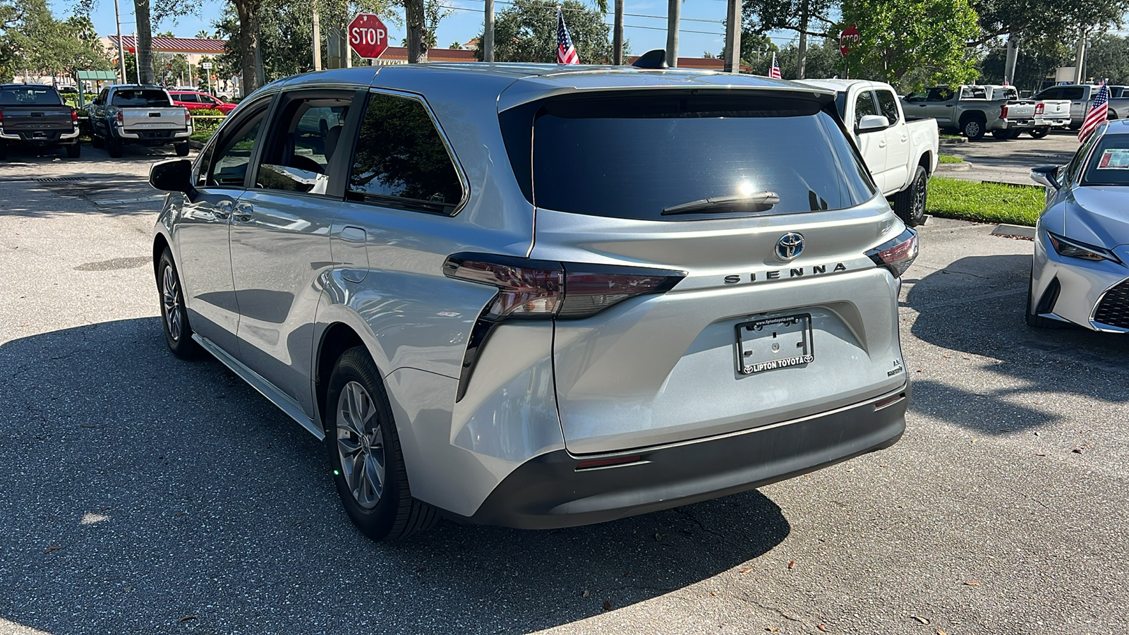 2023 Toyota Sienna LE 5