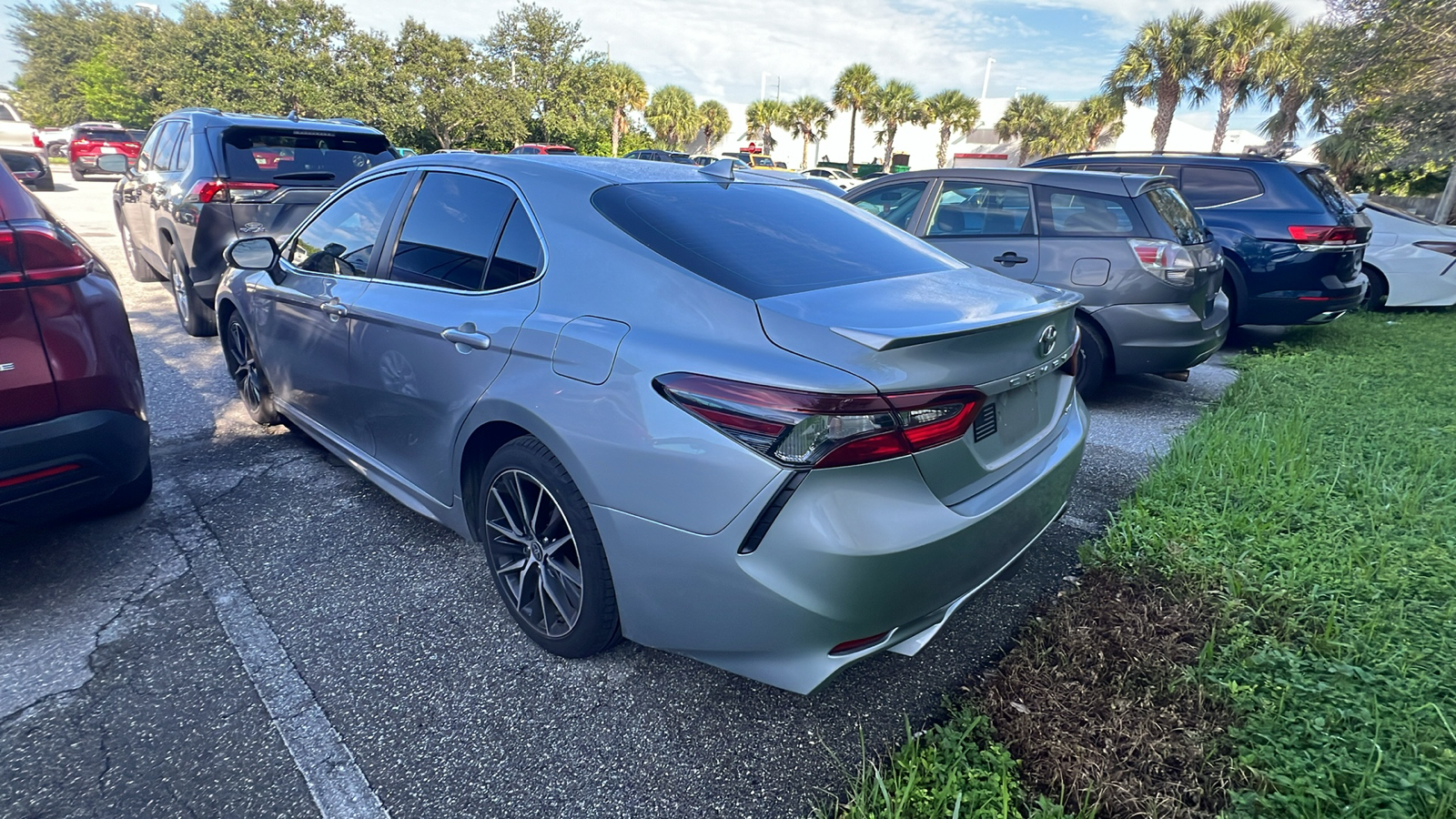 2023 Toyota Camry SE 3