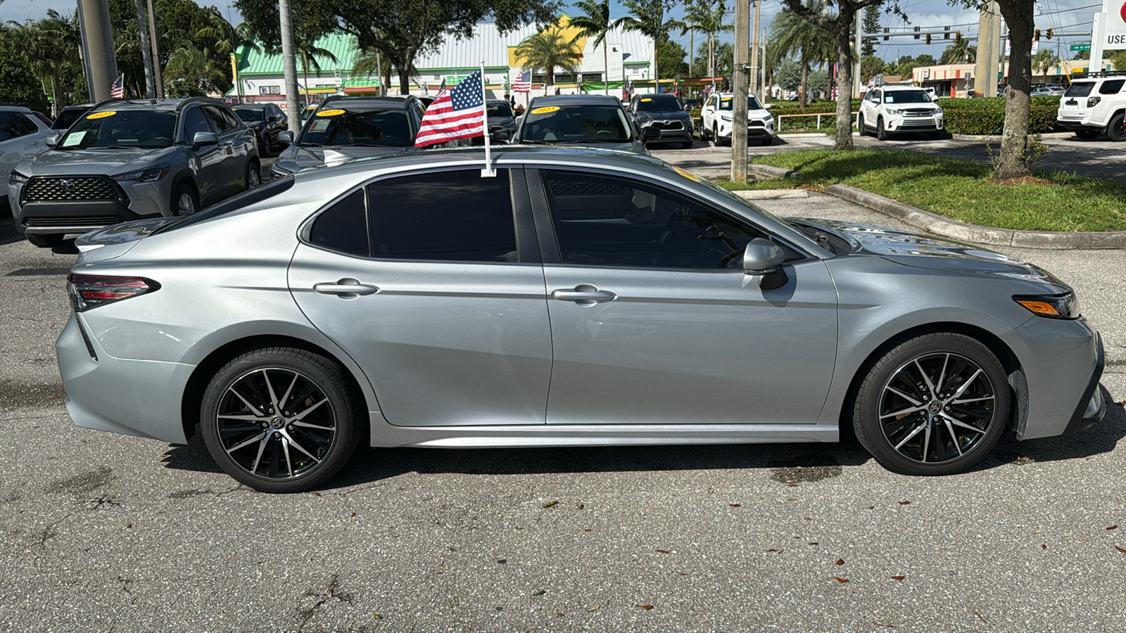 2023 Toyota Camry SE 10