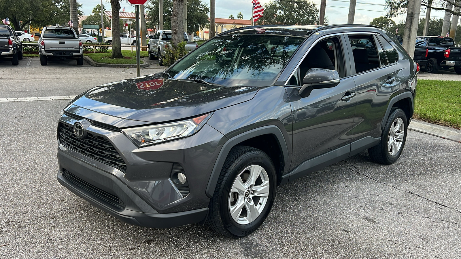 2021 Toyota RAV4 XLE 3