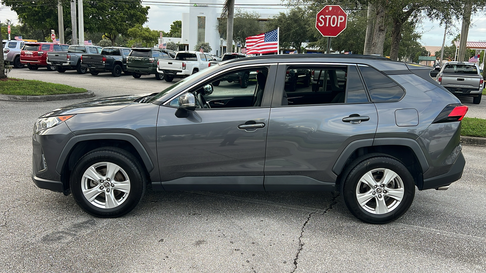 2021 Toyota RAV4 XLE 4