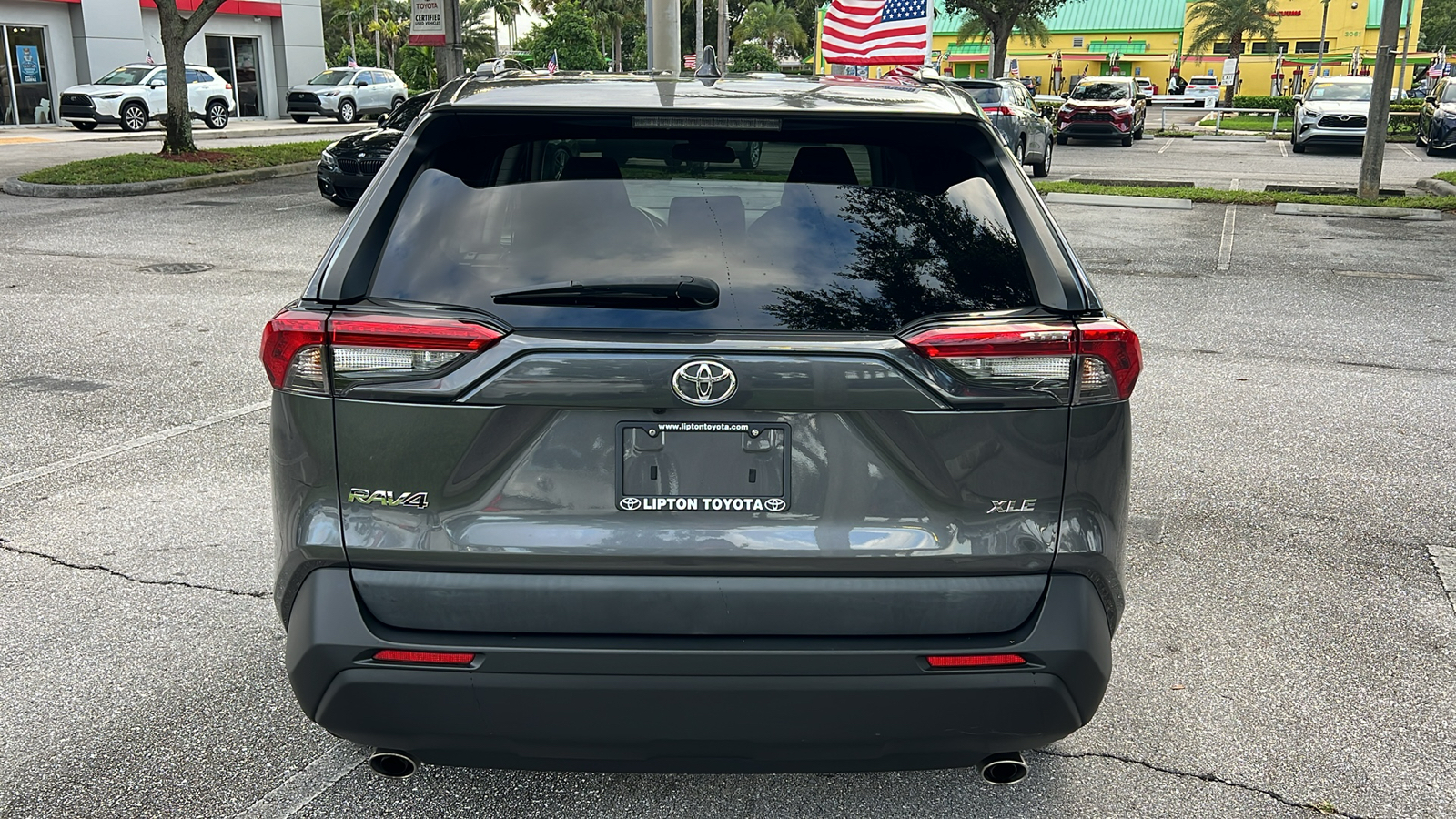 2021 Toyota RAV4 XLE 6