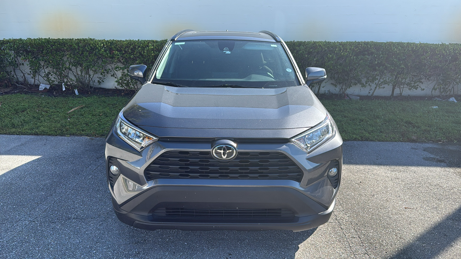 2021 Toyota RAV4 XLE 2