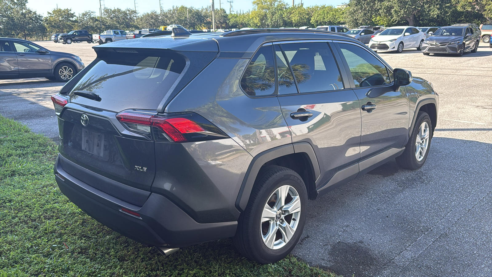 2021 Toyota RAV4 XLE 9