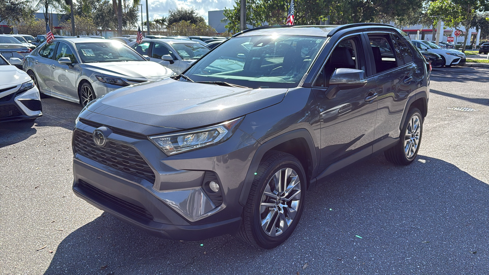 2021 Toyota RAV4 XLE Premium 3