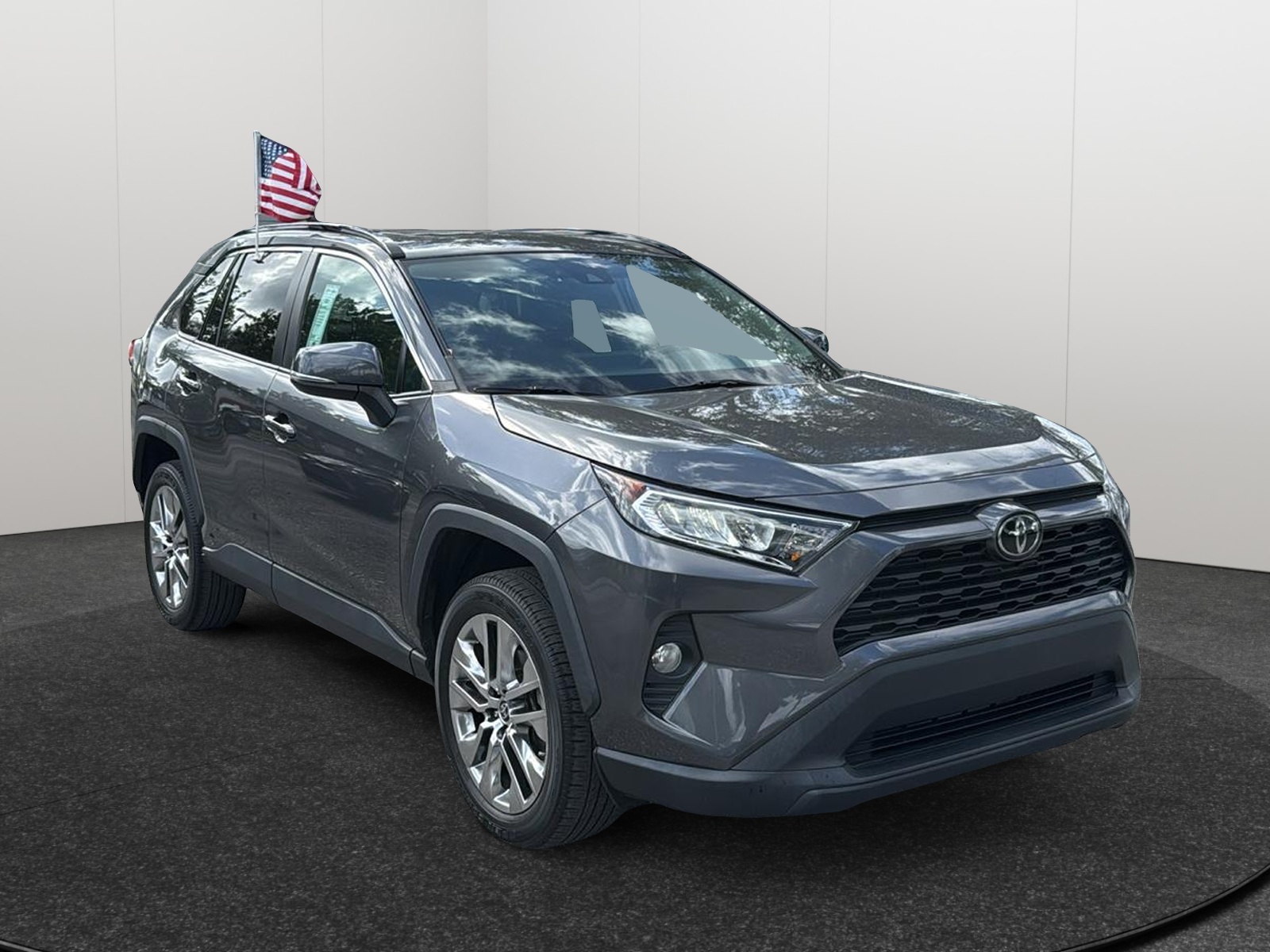 2021 Toyota RAV4 XLE Premium 1