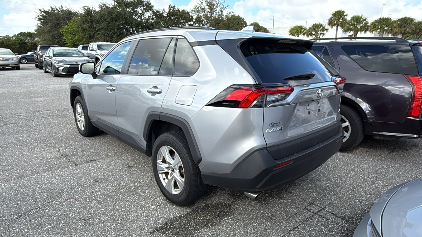 2021 Toyota RAV4 XLE 5