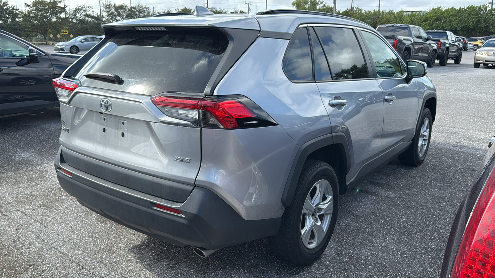 2021 Toyota RAV4 XLE 8