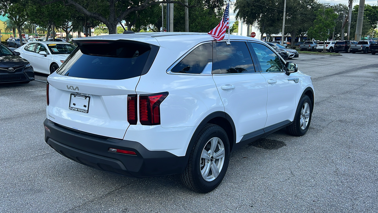 2023 Kia Sorento LX 9