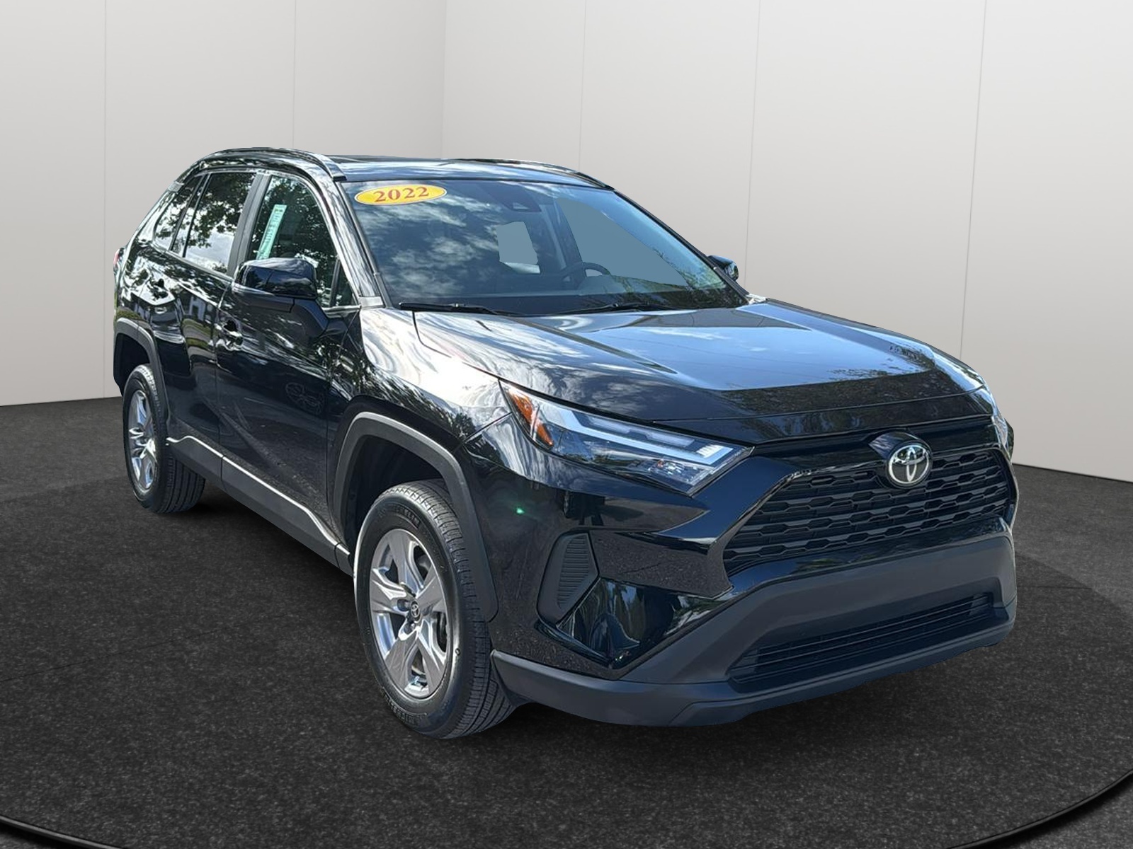 2022 Toyota RAV4 XLE 1