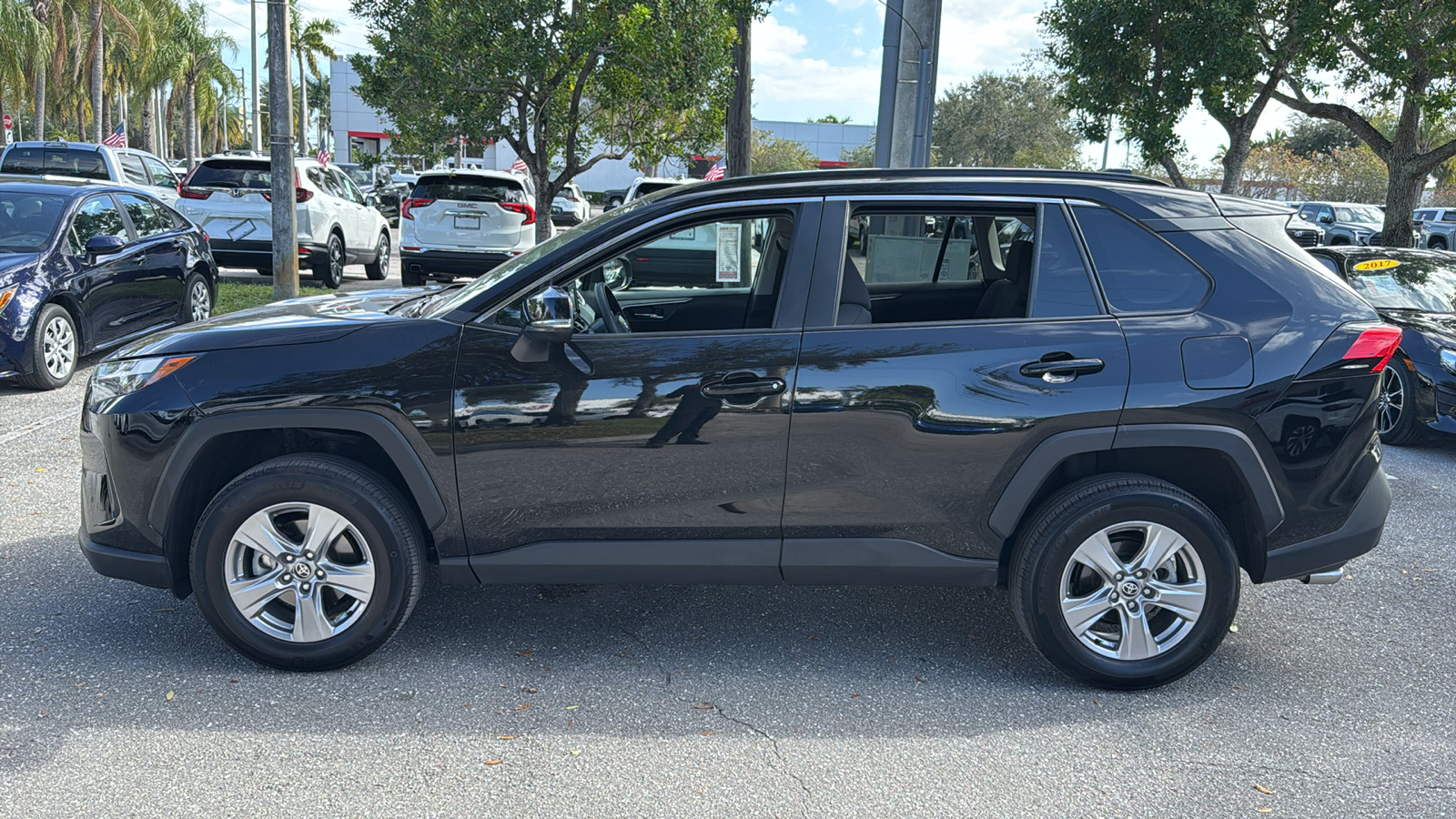 2022 Toyota RAV4 XLE 4