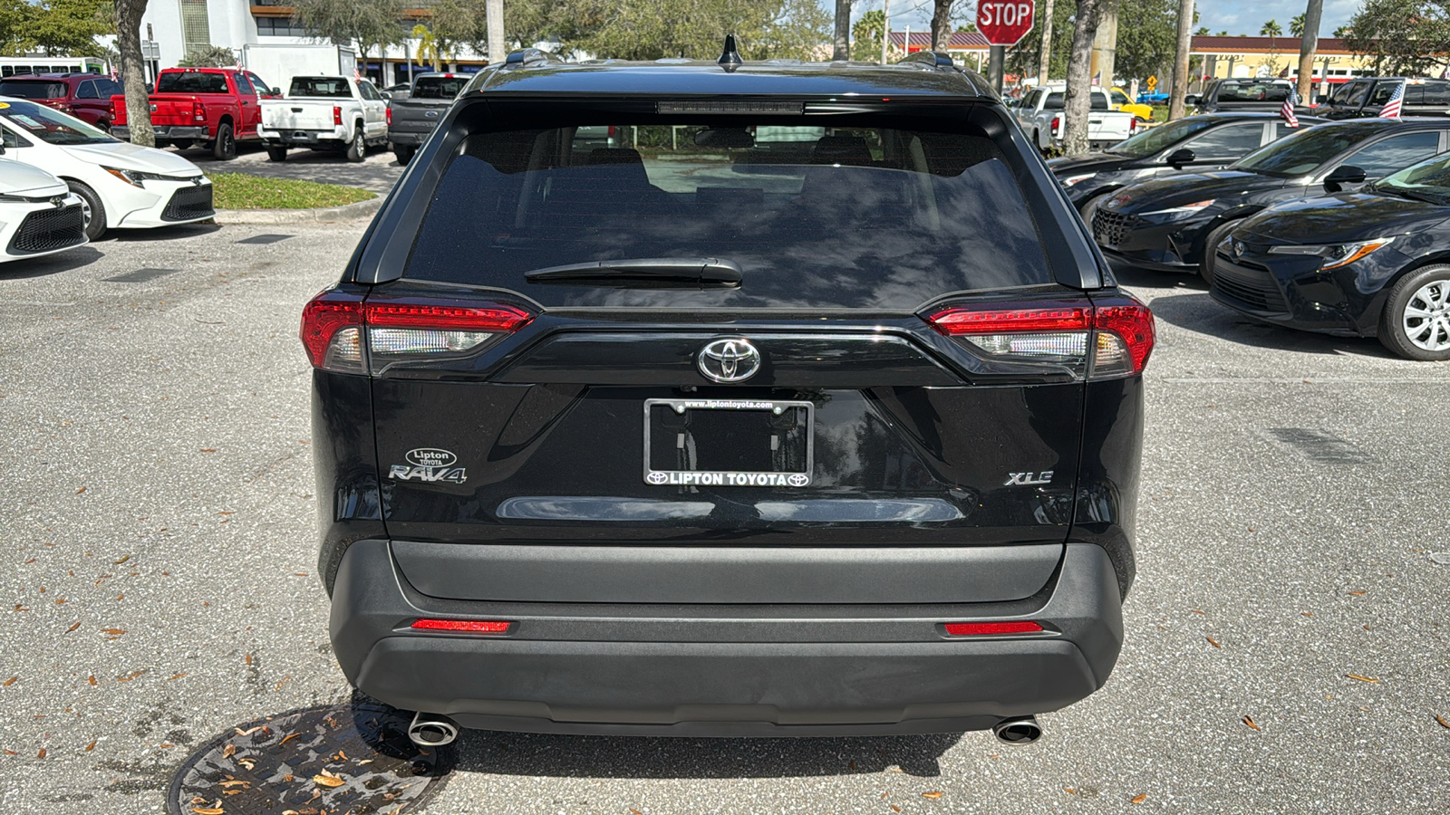 2022 Toyota RAV4 XLE 6