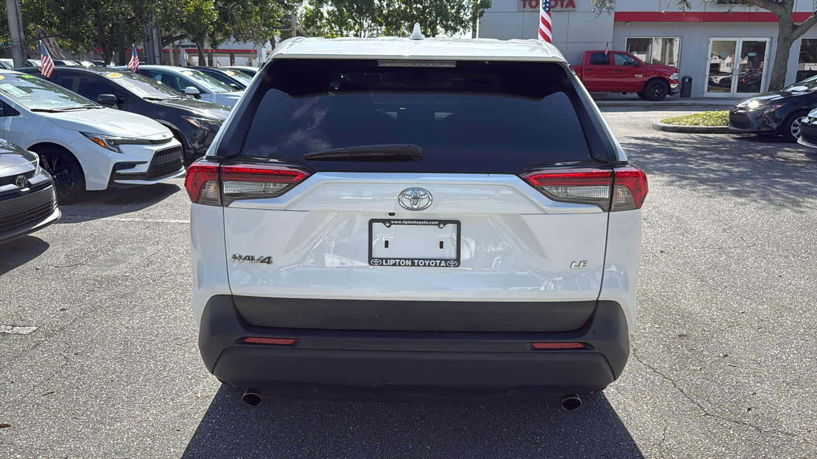 2022 Toyota RAV4 LE 6