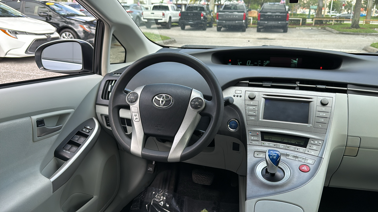 2015 Toyota Prius One 14