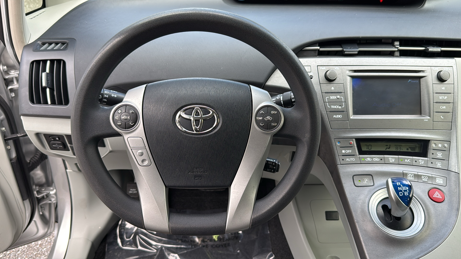 2015 Toyota Prius One 19