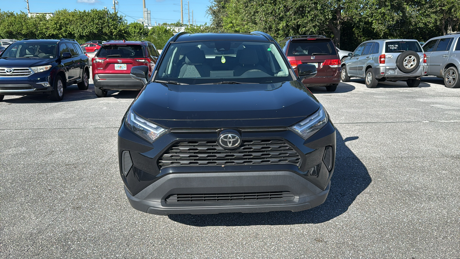 2022 Toyota RAV4 XLE 2