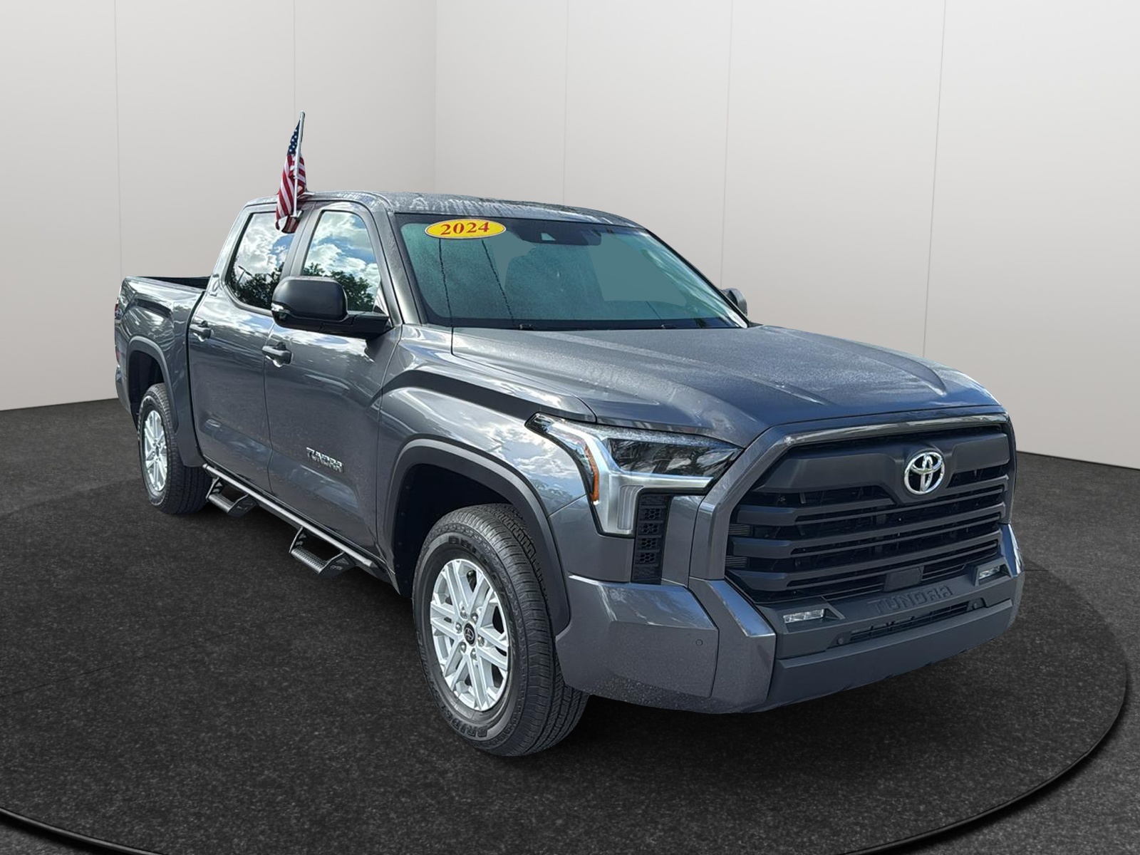 2024 Toyota Tundra SR5 CrewMax photo 2