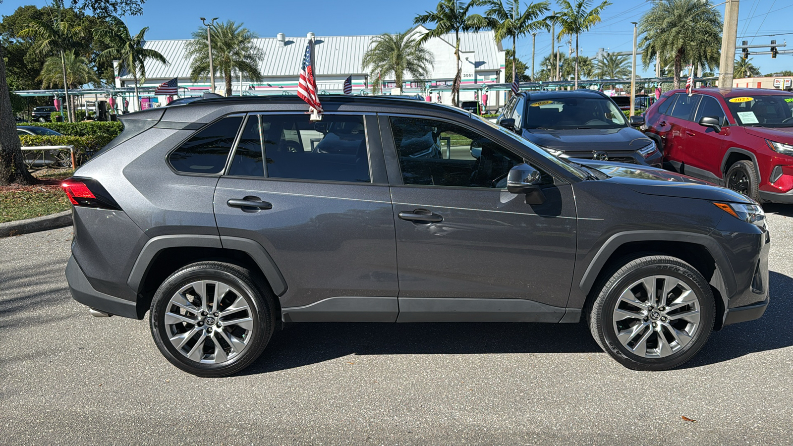 2022 Toyota RAV4 XLE Premium 11