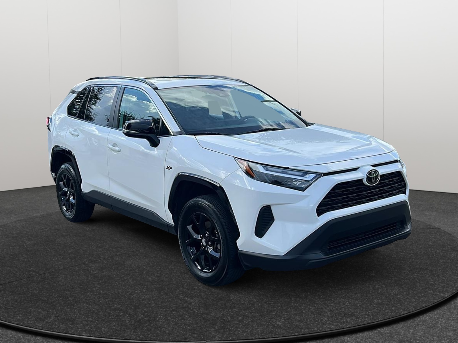 2022 Toyota RAV4 XLE 1