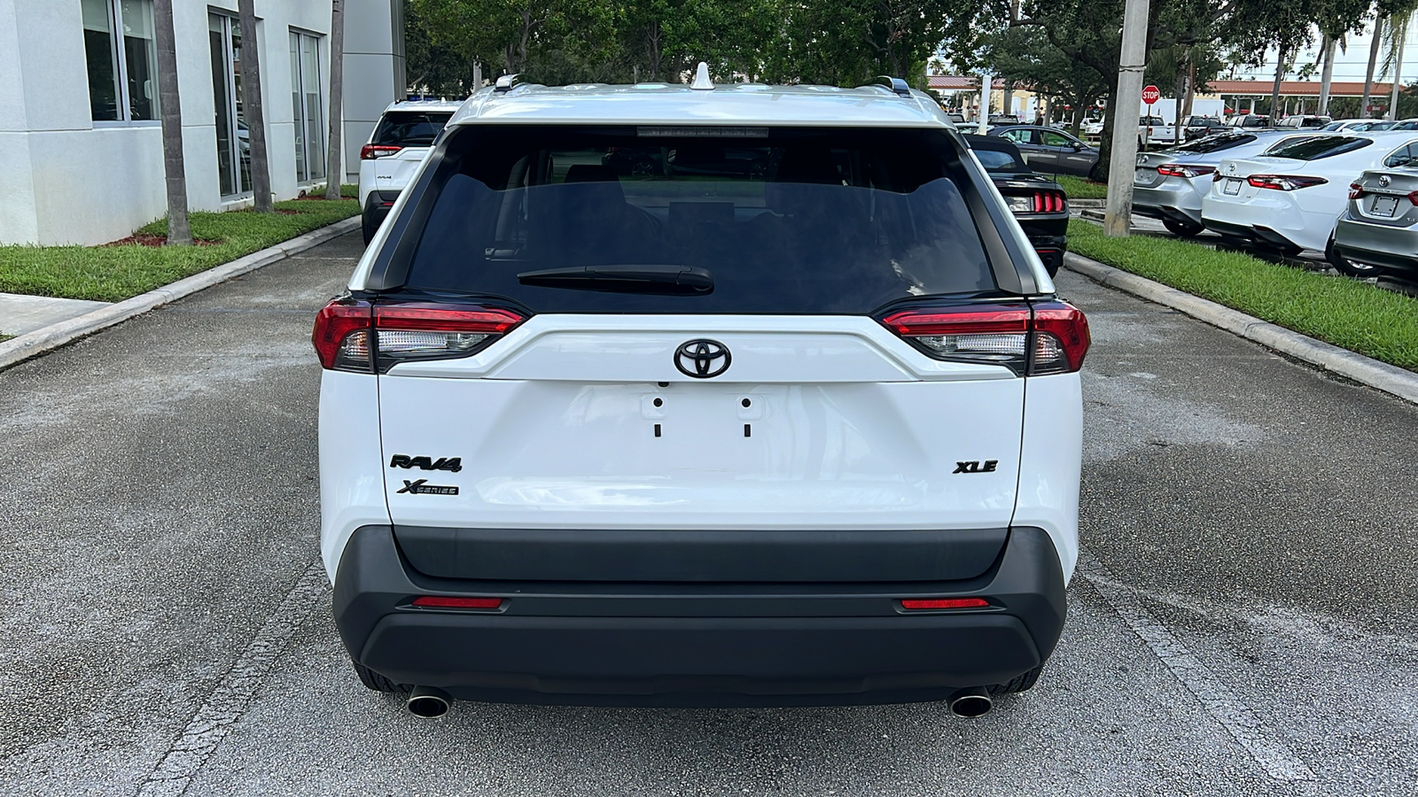 2022 Toyota RAV4 XLE 6