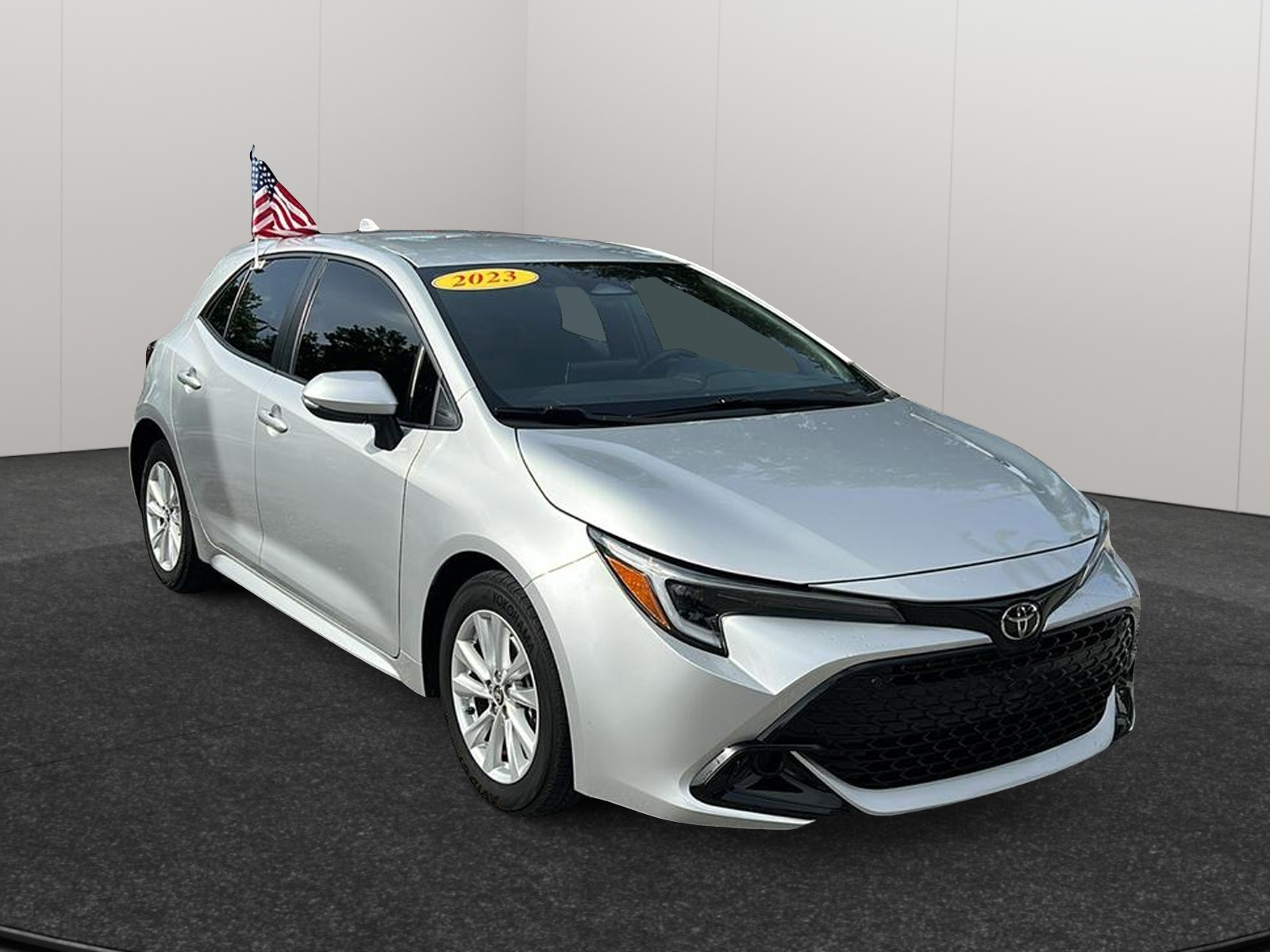 2023 Toyota Corolla Hatchback SE 1