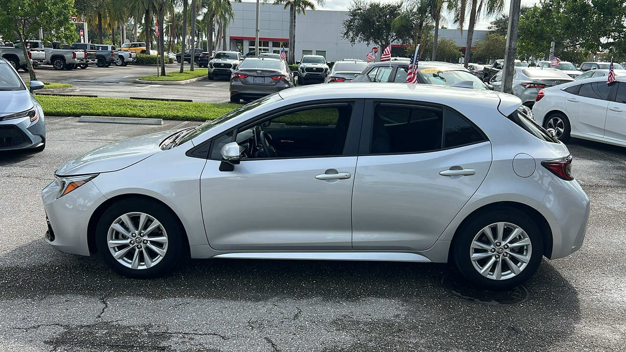 2023 Toyota Corolla Hatchback SE 4