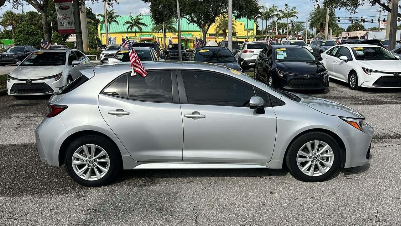 2023 Toyota Corolla Hatchback SE 11