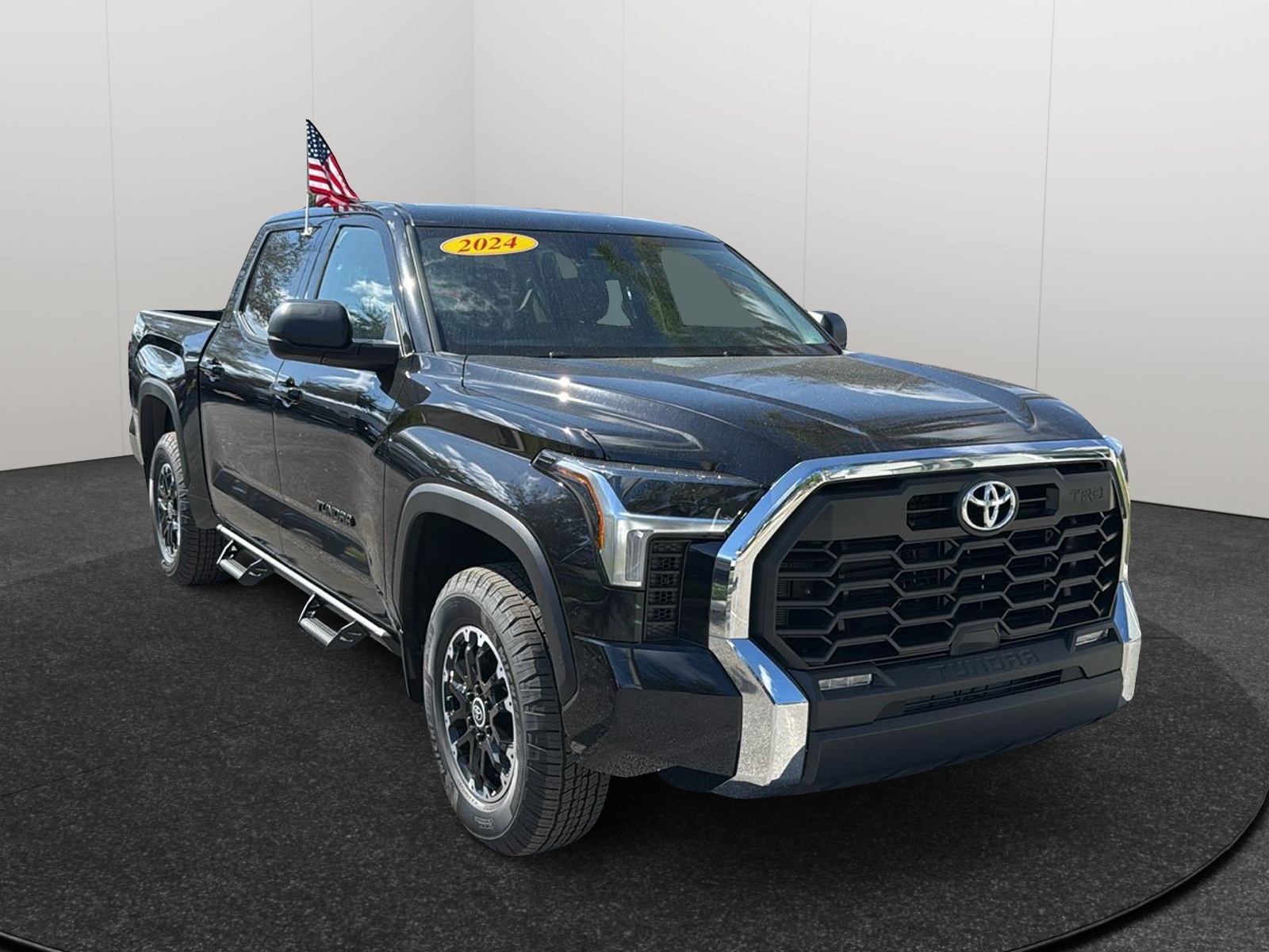 2024 Toyota Tundra SR5 CrewMax photo 2
