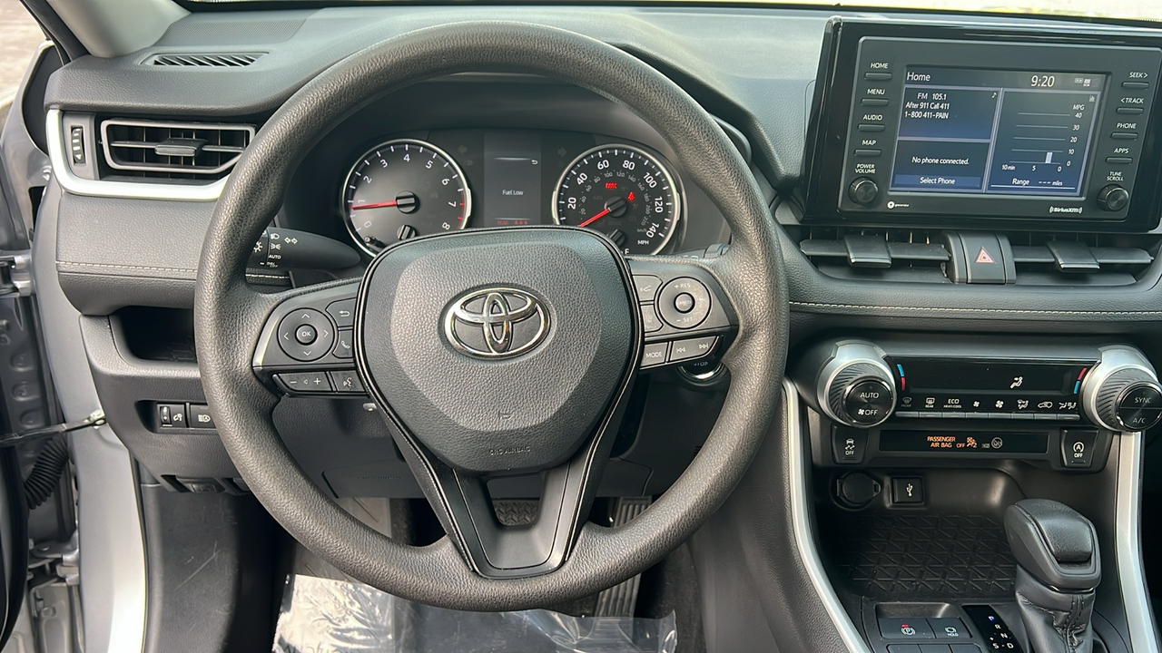 2022 Toyota RAV4 XLE 21