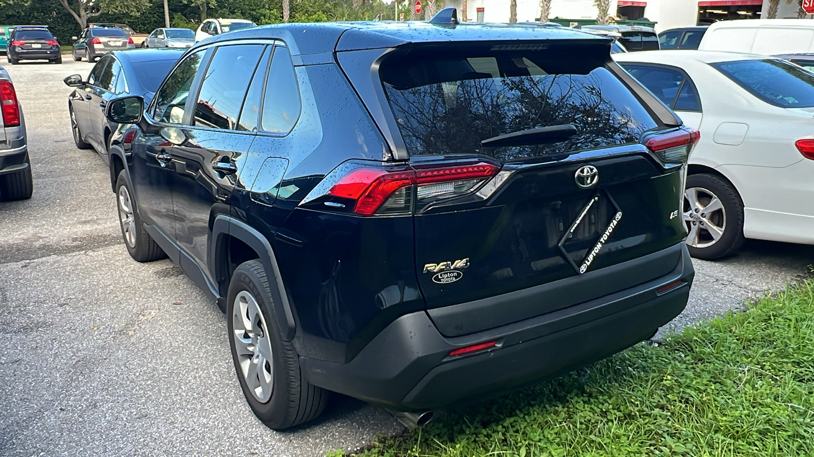 2022 Toyota RAV4 LE 3