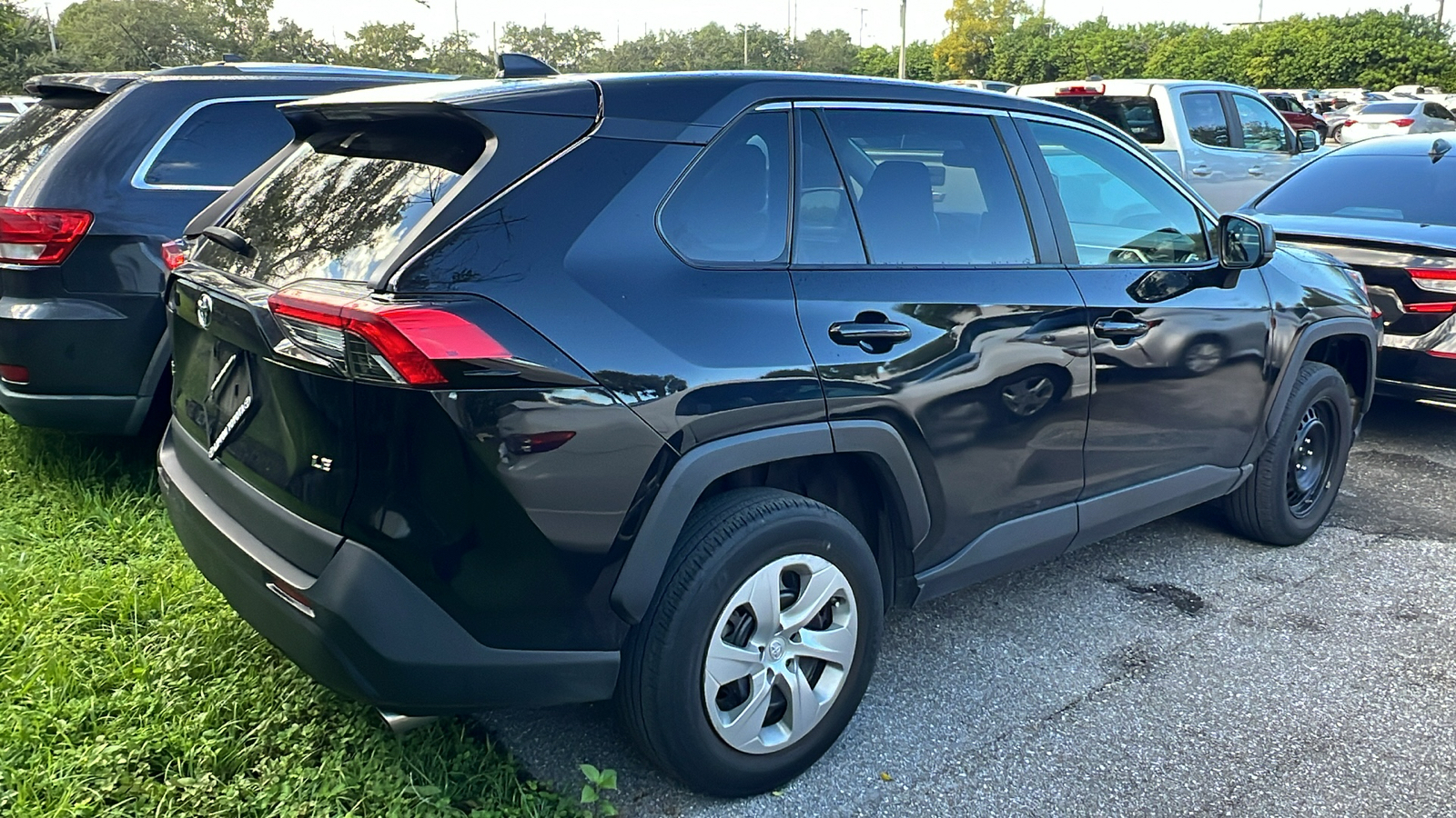 2022 Toyota RAV4 LE 7