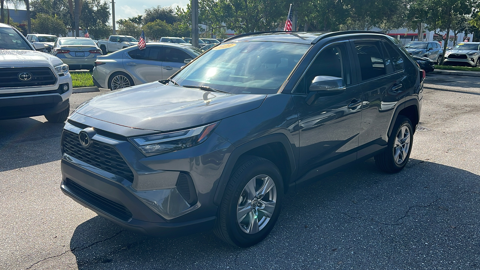 2023 Toyota RAV4 XLE 3