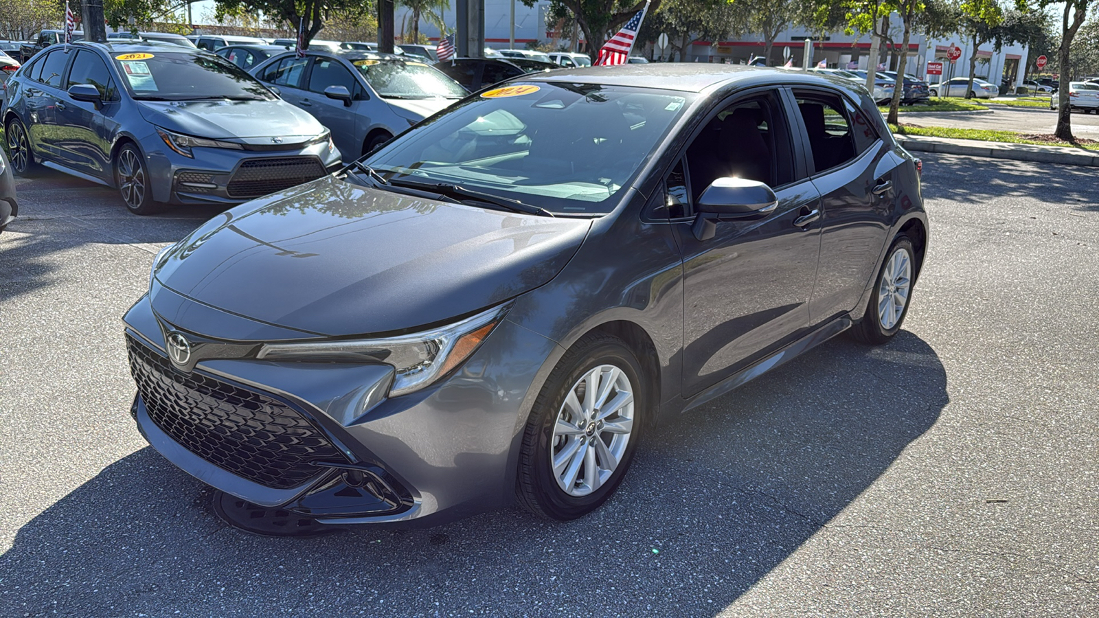 2024 Toyota Corolla Hatchback SE 3